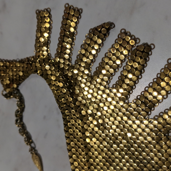 RARE STYLE FRINGE Whiting & Davis Vintage Gold Tone Mesh Fringe Bib Necklace. - Picture 7 of 10